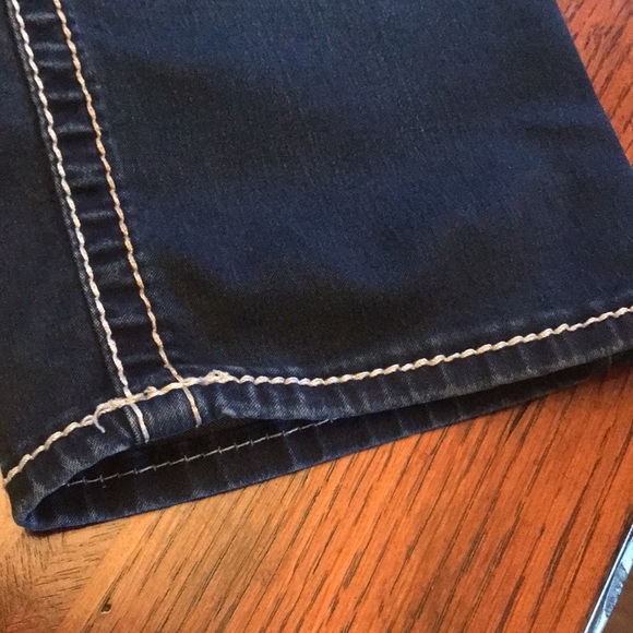 Hydraulic Jean Capri in size 8. Dark wash - Picture 13 of 13